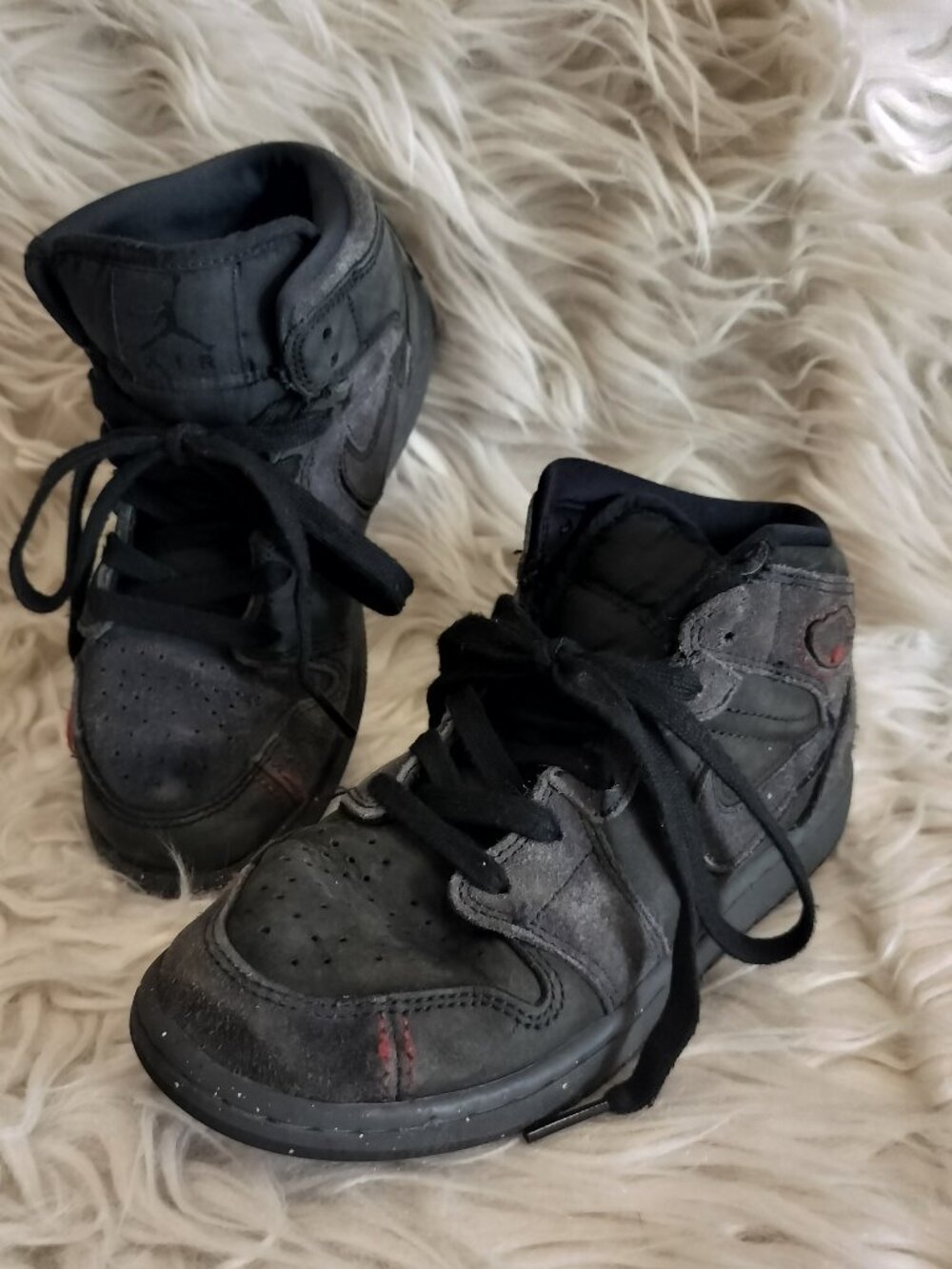 Boy's Nike Air Jordan 1 Mid SE Craft Dark Smoke Sneakers